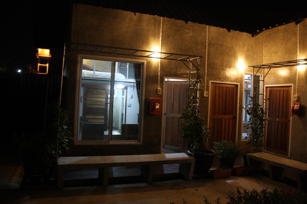 Zan Pla Nade Guesthouse チェンライ 部屋 写真