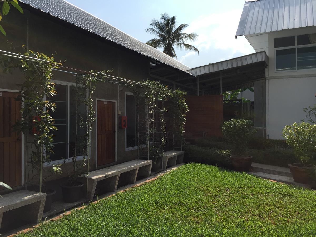 Zan Pla Nade Guesthouse チェンライ エクステリア 写真