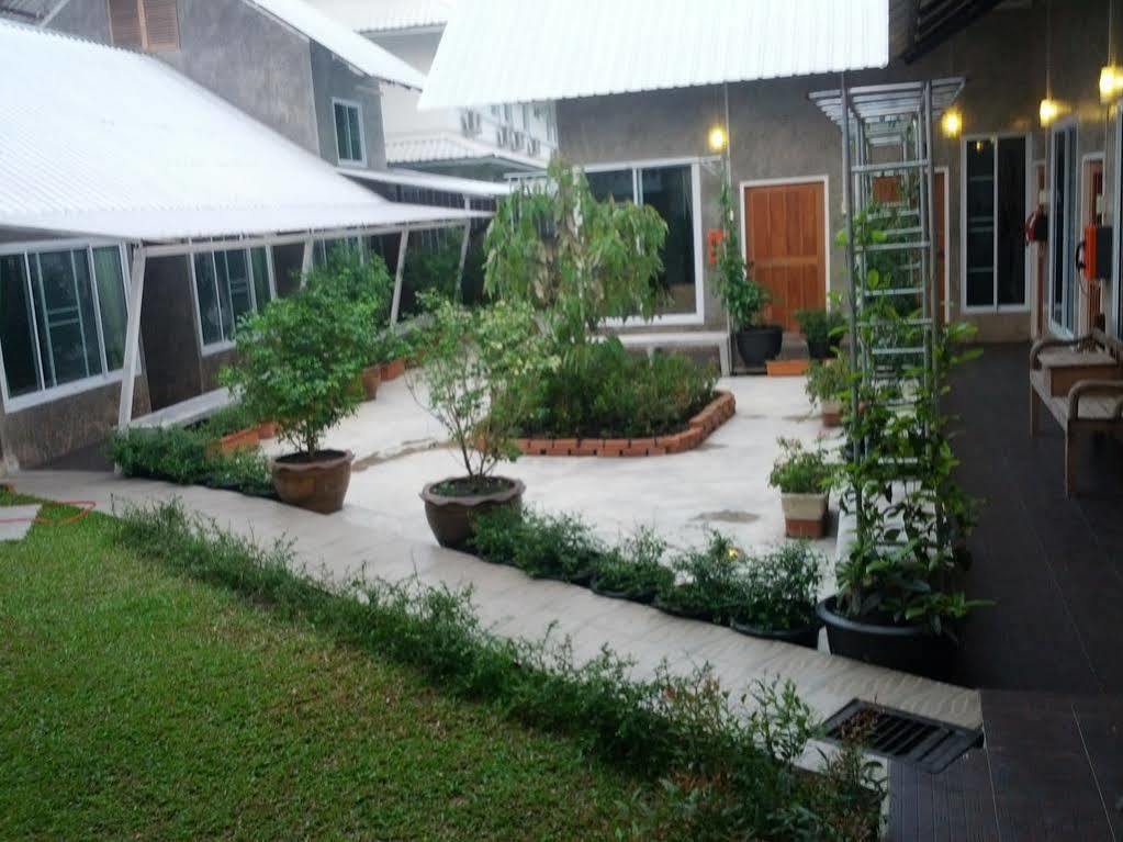 Zan Pla Nade Guesthouse チェンライ エクステリア 写真